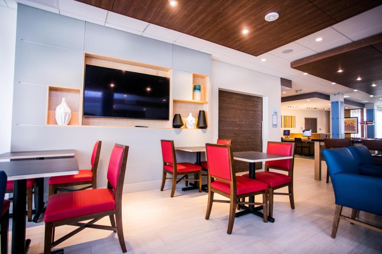 Express & Rehoboth By Ihg Hotel 3*